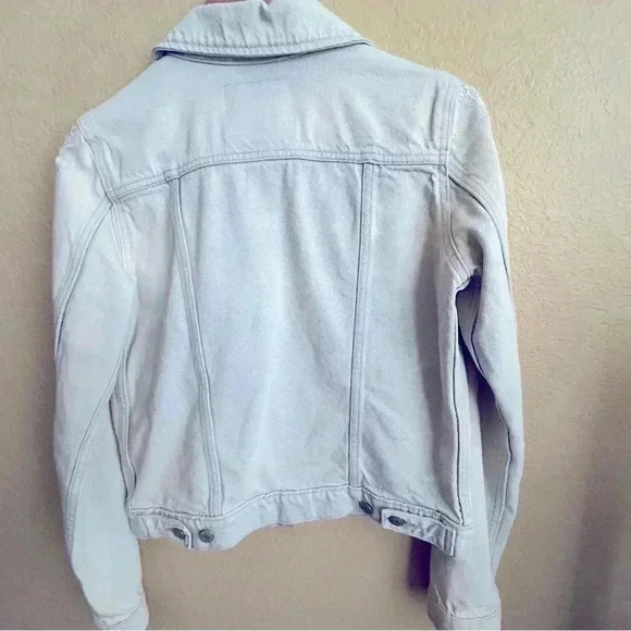 Levi Strauss & Co Light Wash Denim Jacket - Picture 3 of 5